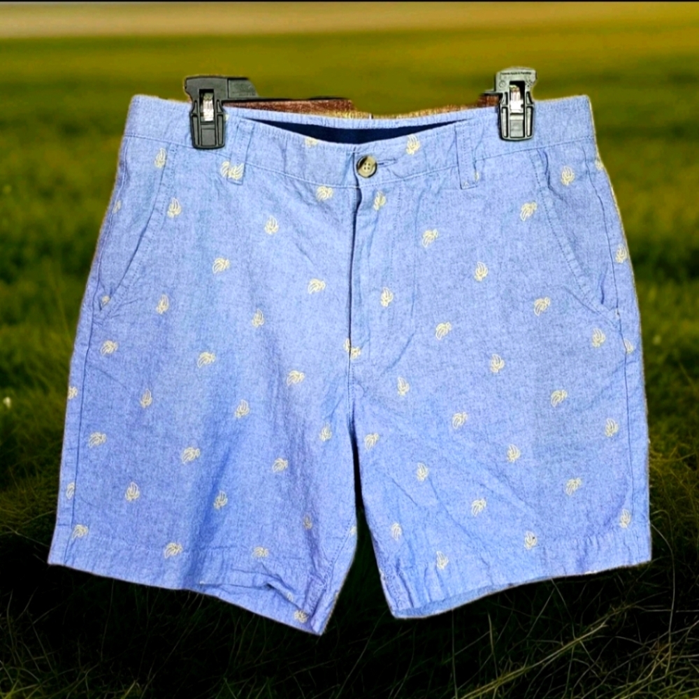 Crown & Ivy Mens 32 Shorts Motion Flex Blue Chambray w/Bananas EUC